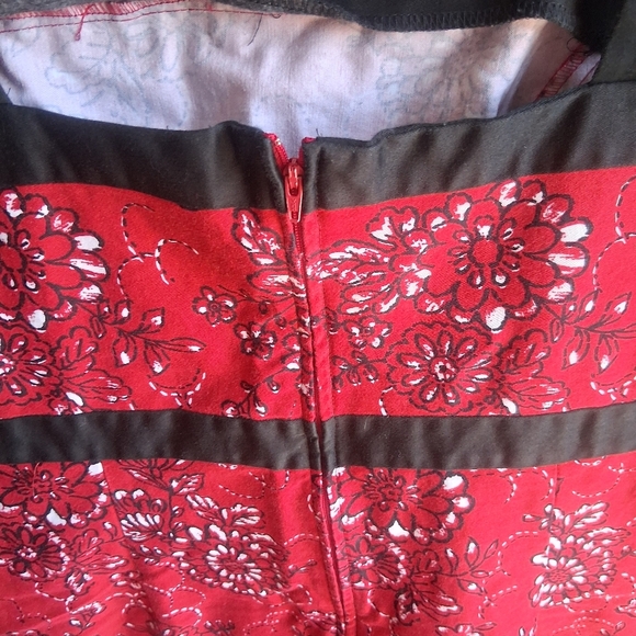 Rockabilly Modest Neckline Dress Size 12 Red Floral Bandana Retro Sag Harbor - Picture 3 of 4